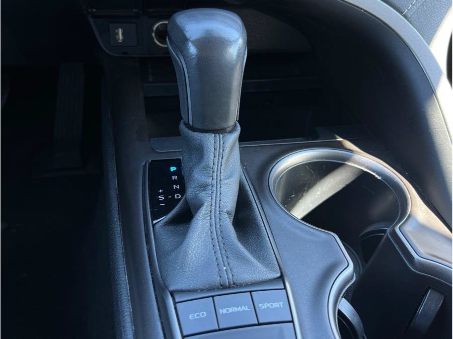 Used 2024 Toyota Camry SE FWD image 17