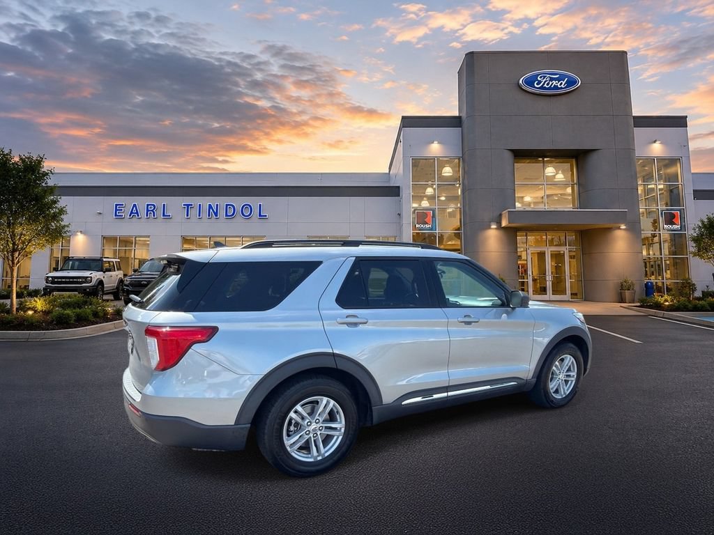 Certified 2021 Ford Explorer XLT RWD image 8