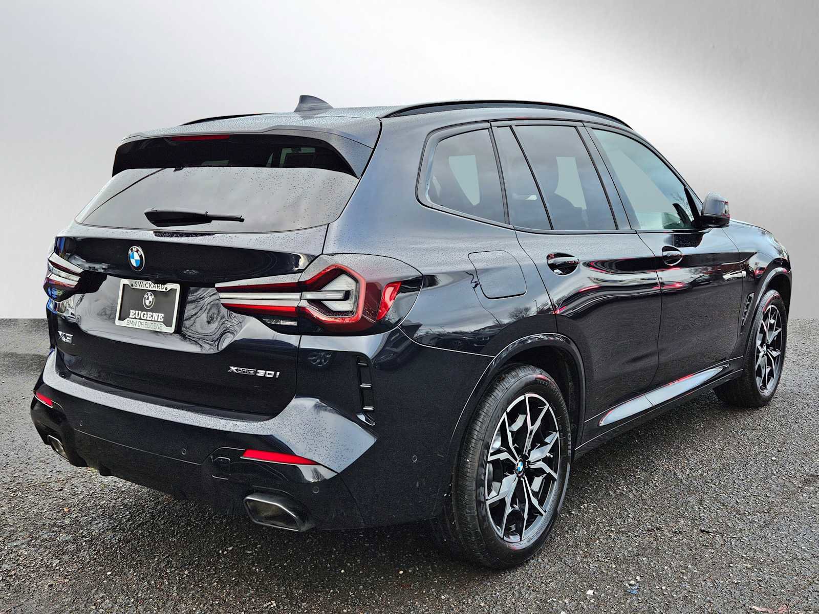 Used 2023 BMW X3 xDrive30i w/ M Sport Package image 3
