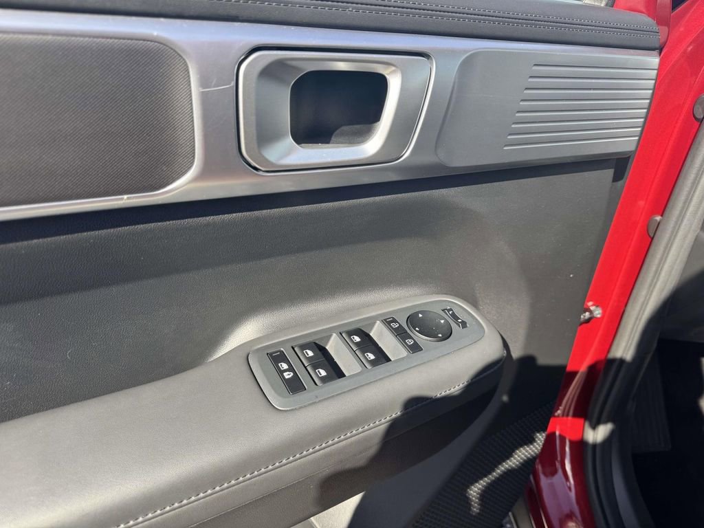 Used 2025 Hyundai Santa Fe SEL image 14