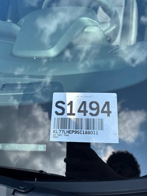 Used 2025 Chevrolet Trax LT FWD image 31