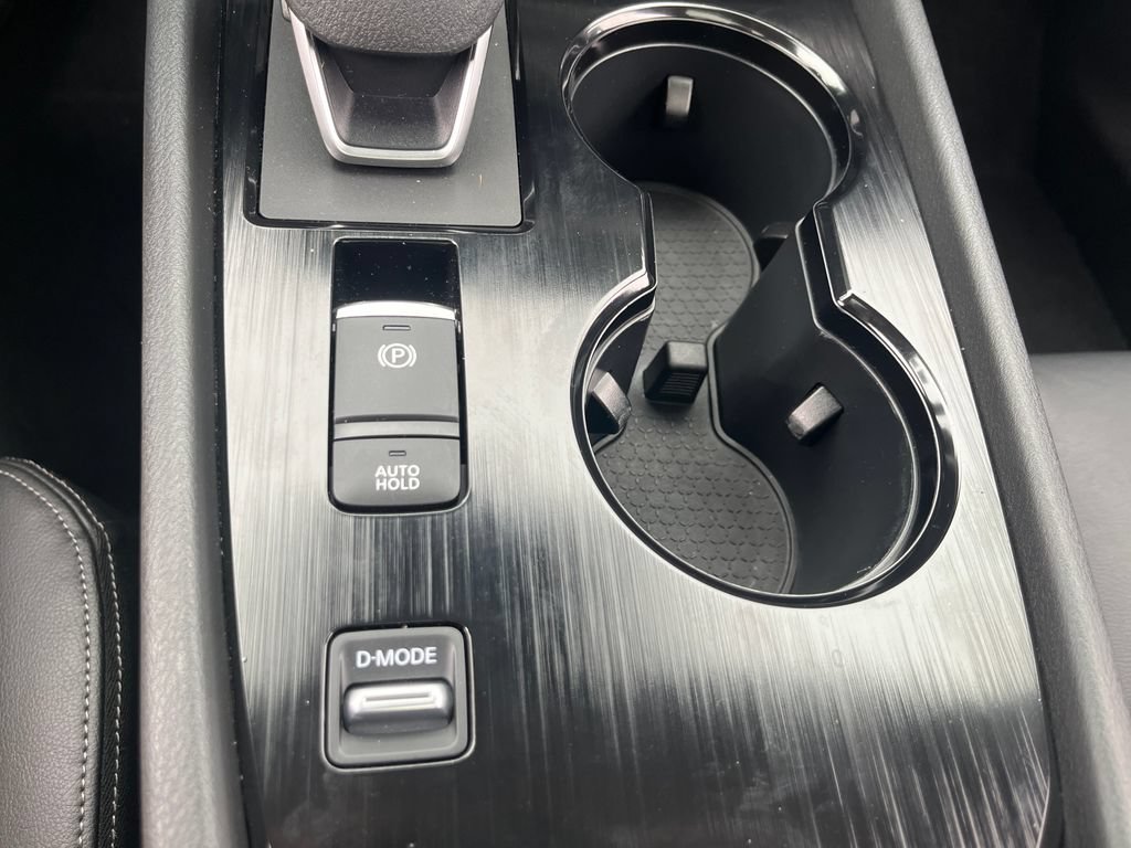 Certified 2025 Nissan Rogue SL w/ SL Premium Package FWD image 29