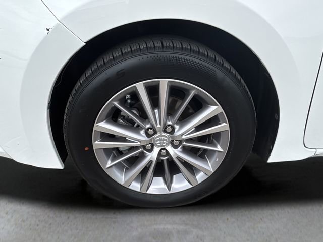 Used 2014 Toyota Corolla LE FWD image 28