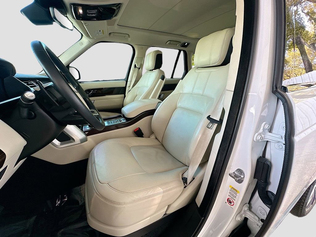 Used 2020 Land Rover Range Rover HSE image 21