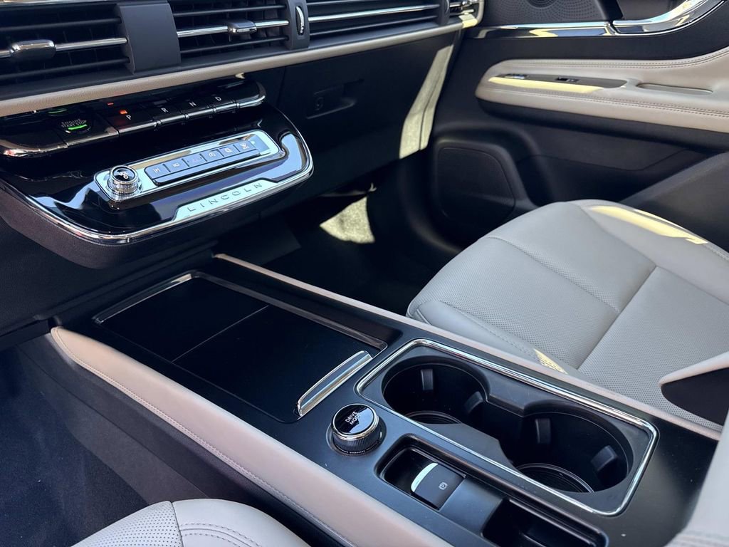 New 2026 Lincoln Corsair Premiere image 24