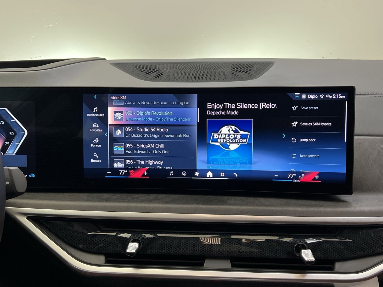 Used 2024 BMW X7 xDrive40i image 16