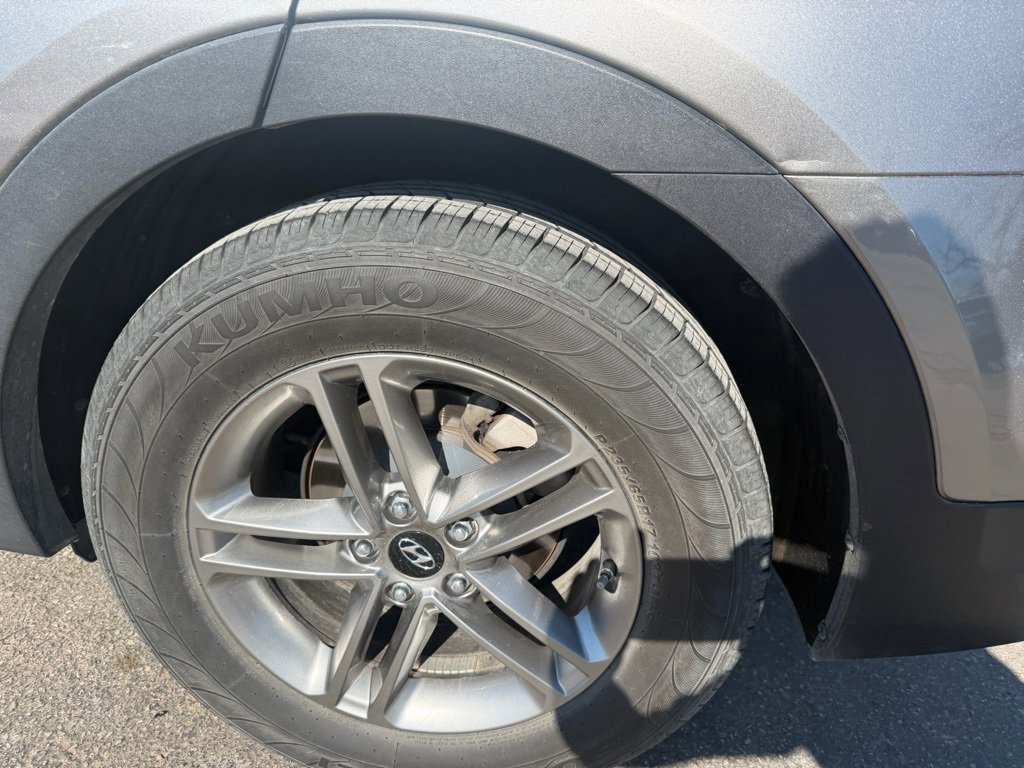 Used 2017 Hyundai Santa Fe Sport image 5