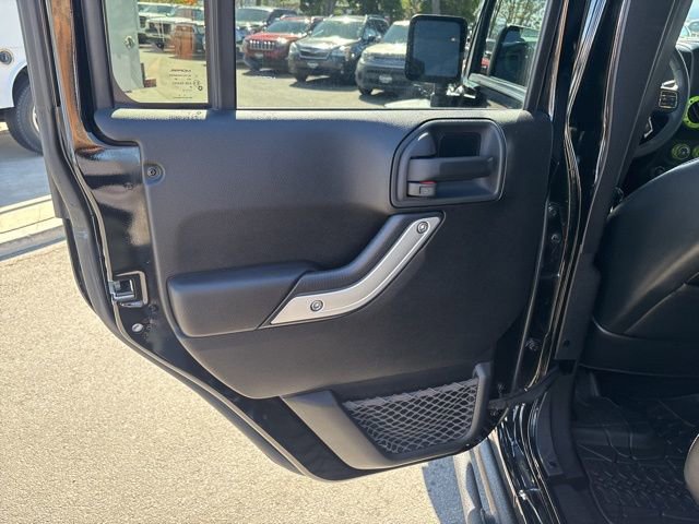 Used 2012 Jeep Wrangler Unlimited Rubicon image 27