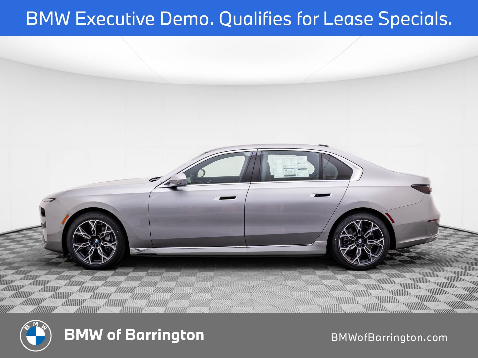 New 2025 BMW i7 eDrive50 w/ Premium Package image 2