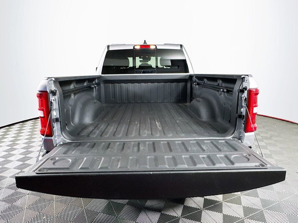 Used 2025 RAM 1500 Big Horn AWD/4WD image 24