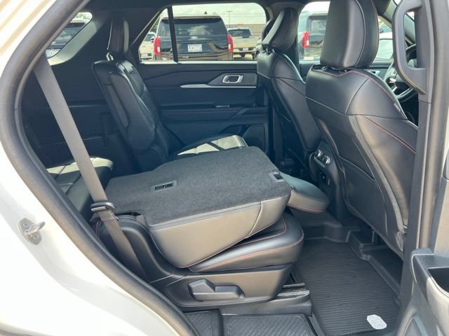 Used 2025 Ford Explorer ST RWD image 31