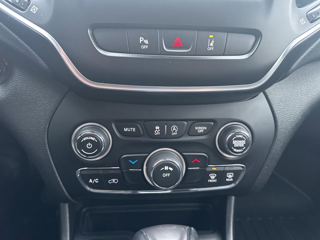 Used 2021 Jeep Cherokee Latitude Lux image 17