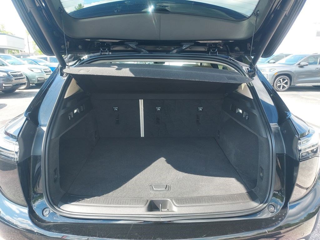 Used 2023 Buick Envision Avenir AWD/4WD image 33