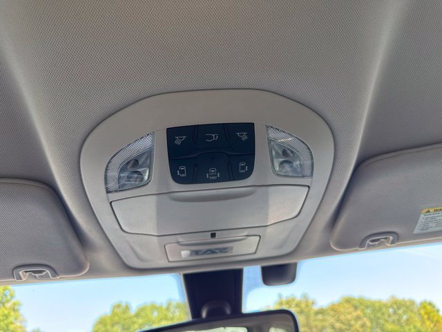 Used 2019 Chrysler Pacifica Touring-L FWD image 24