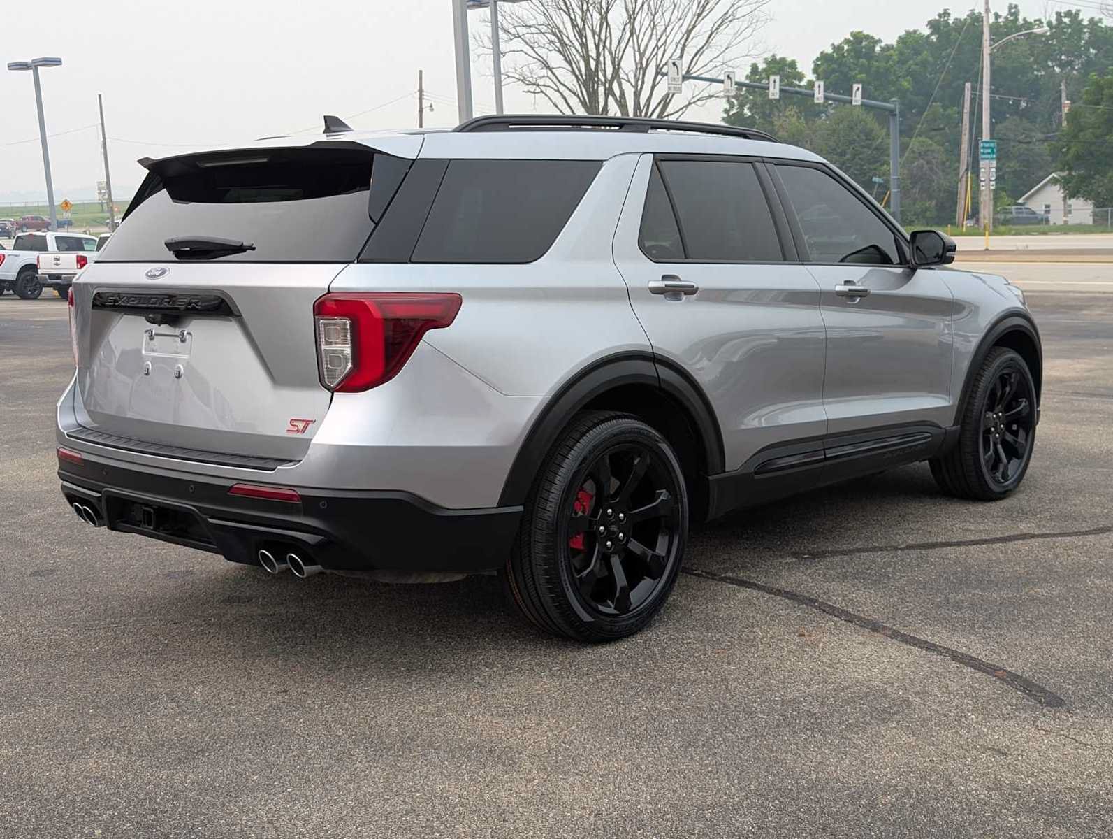 Used 2024 Ford Explorer ST w/ Equipment Group 401A AWD/4WD image 8