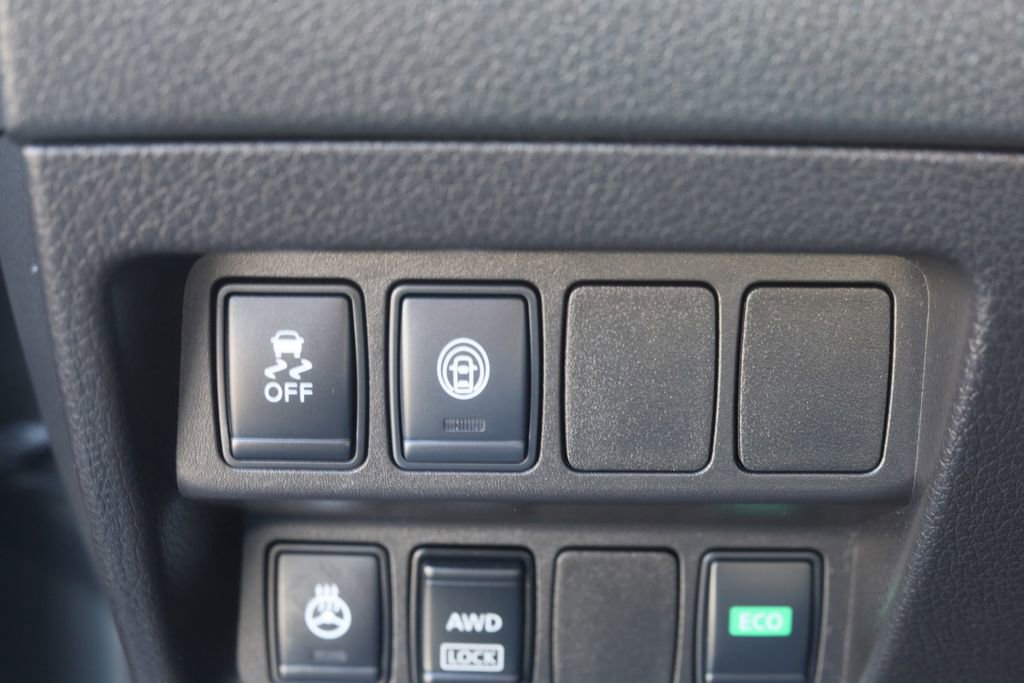 Used 2018 Nissan Rogue Sport SL w/ SL Premium Package image 28