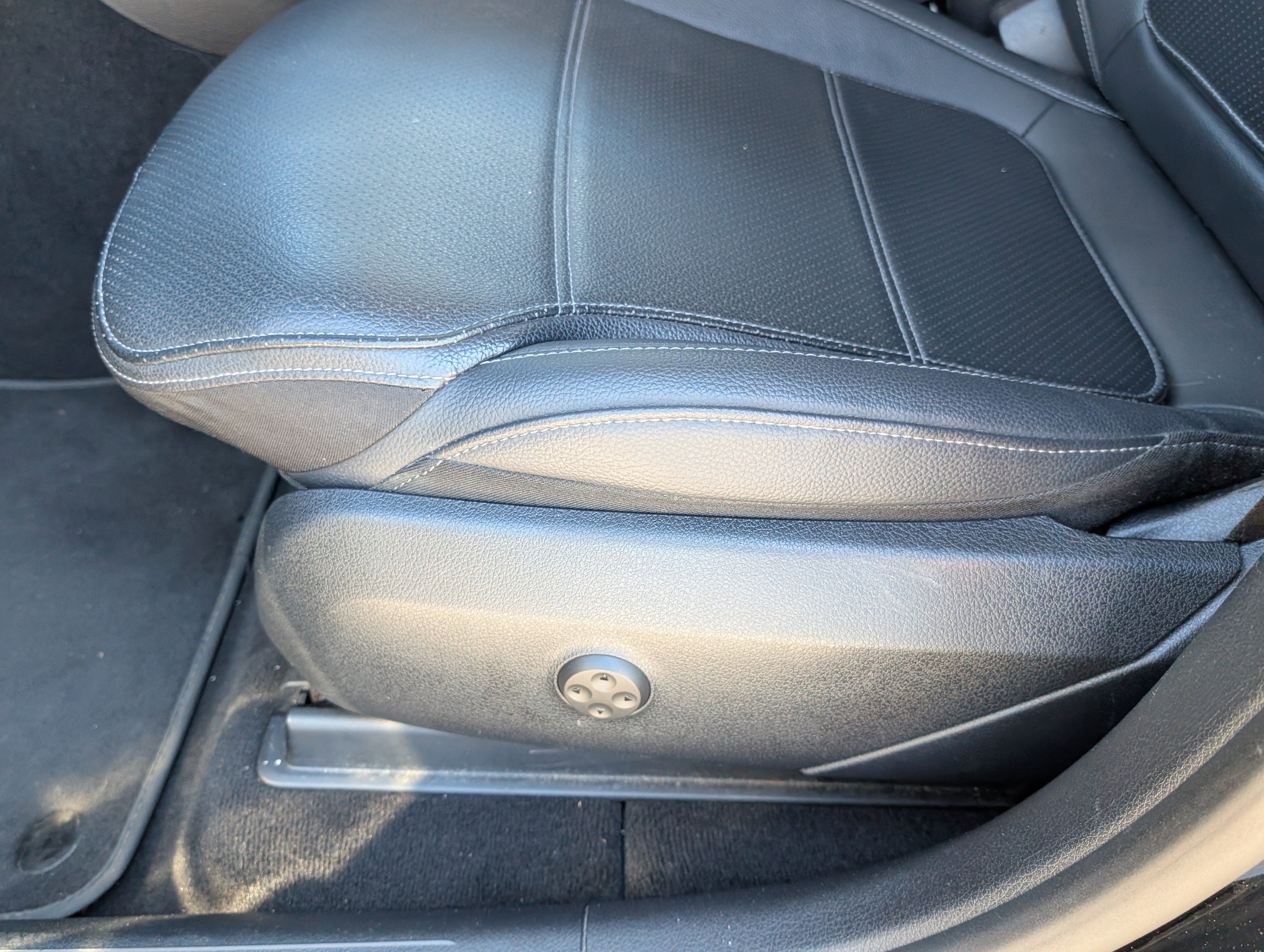 Used 2023 Mercedes-Benz GLC 300 image 21