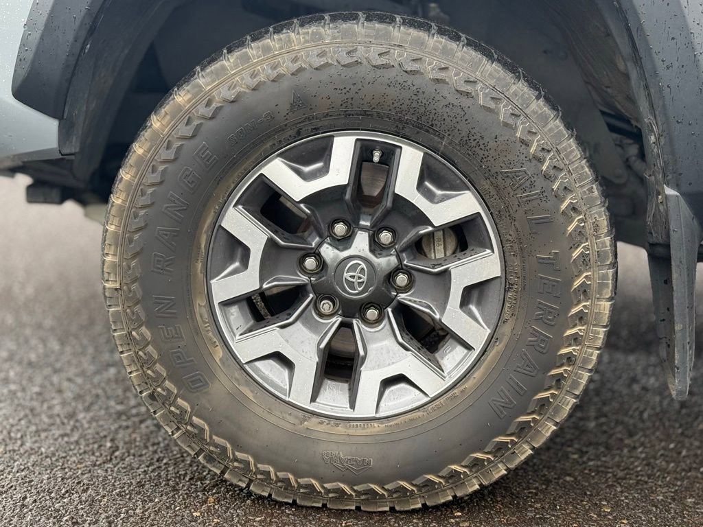 Used 2019 Toyota Tacoma TRD Off-Road w/ Technology Package AWD/4WD image 9