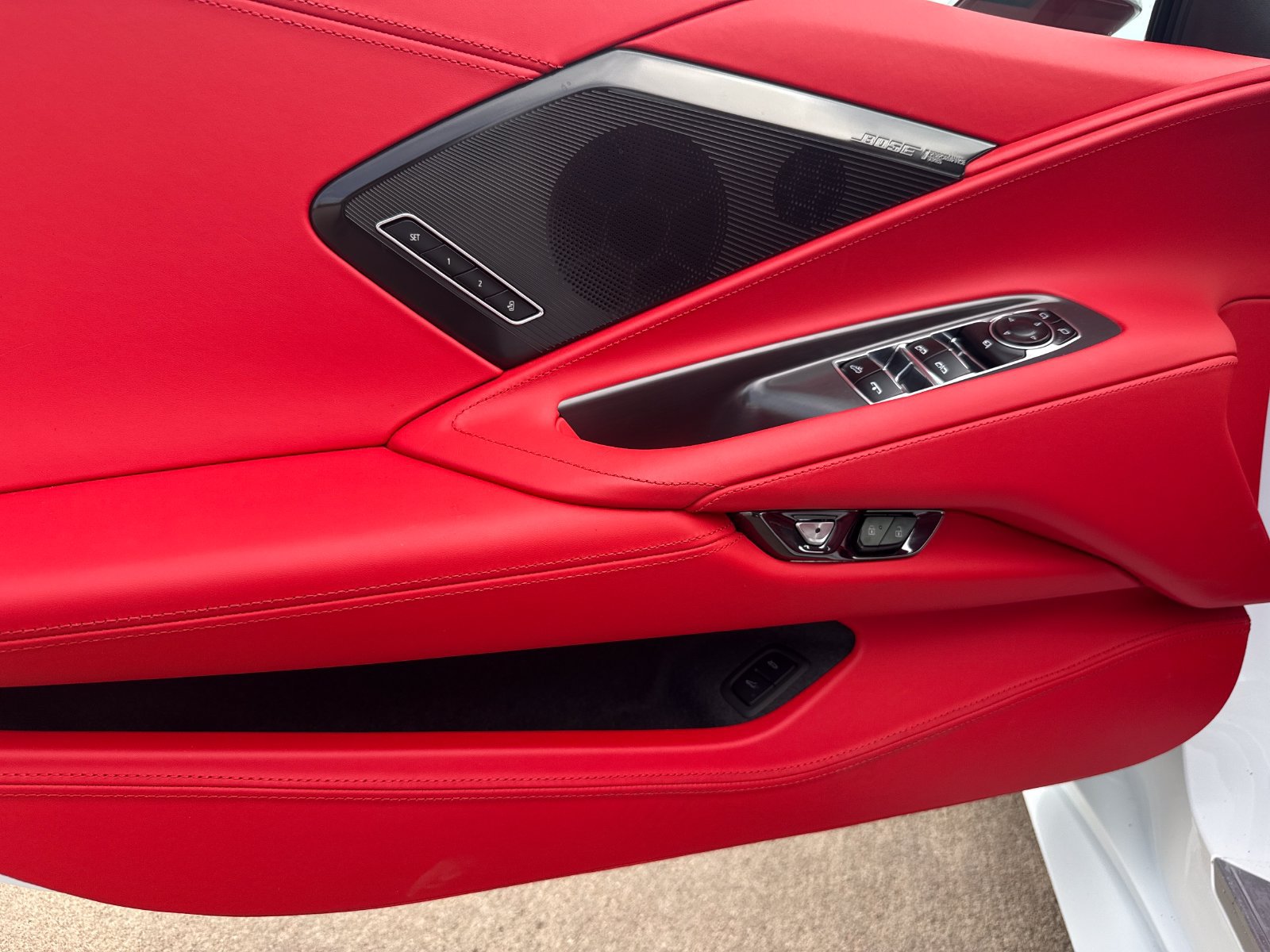 Used 2024 Chevrolet Corvette Stingray Premium Conv w/ Z51 Performance Package RWD image 12