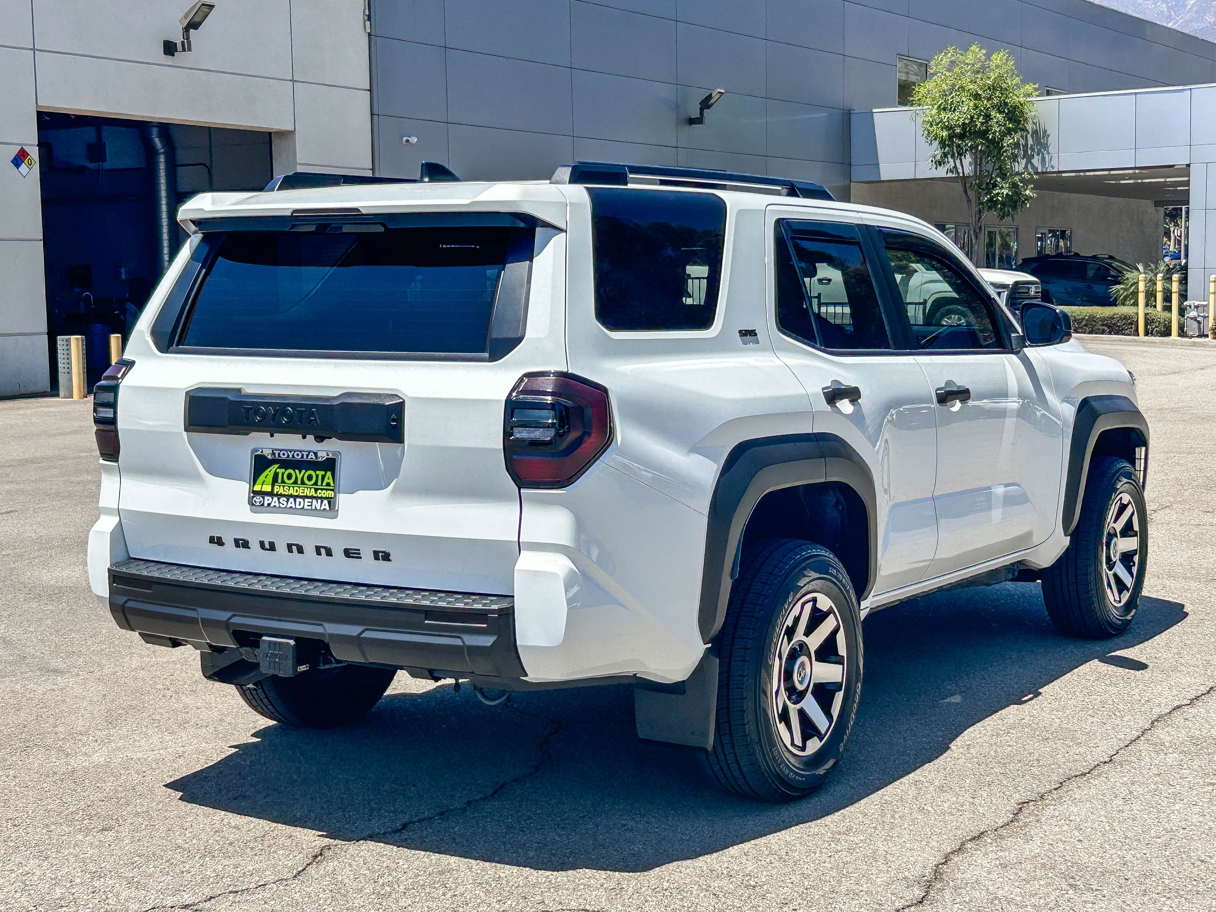 Used 2025 Toyota 4Runner SR5 AWD/4WD image 6