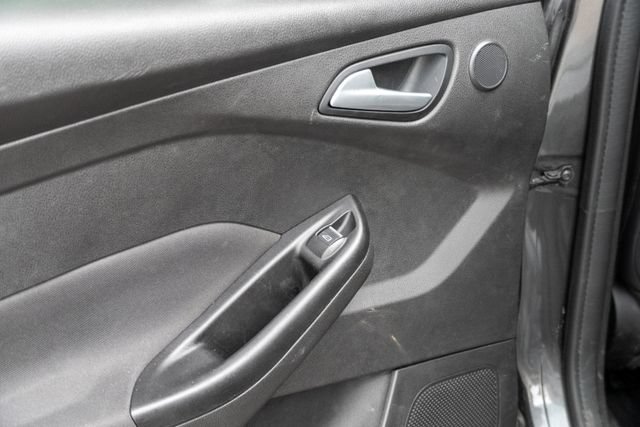 Used 2017 Ford Focus Titanium FWD image 78