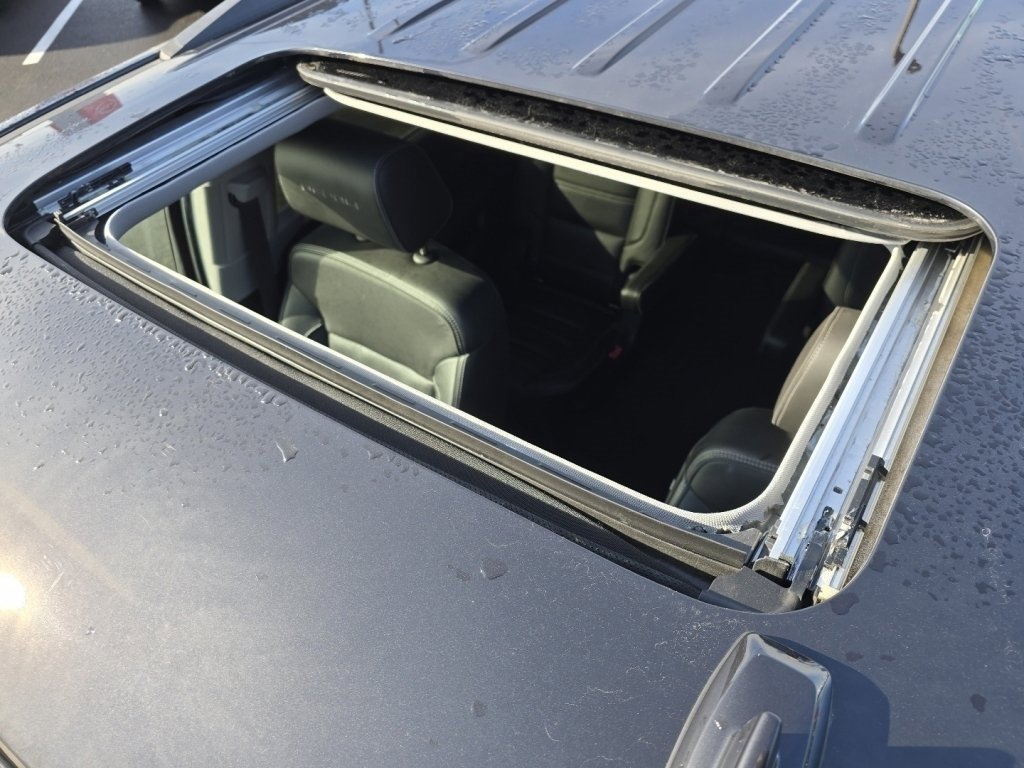 Used 2020 GMC Yukon XL Denali w/ Denali Ultimate Package image 3