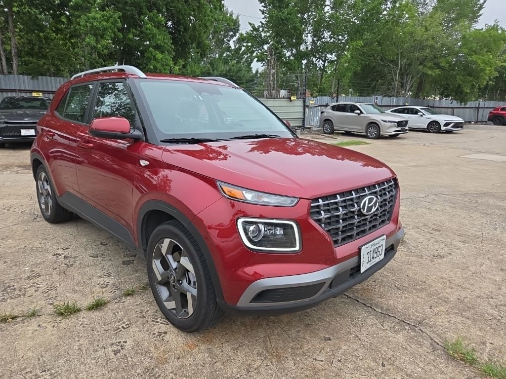 Used 2025 Hyundai Venue Limited FWD image 6