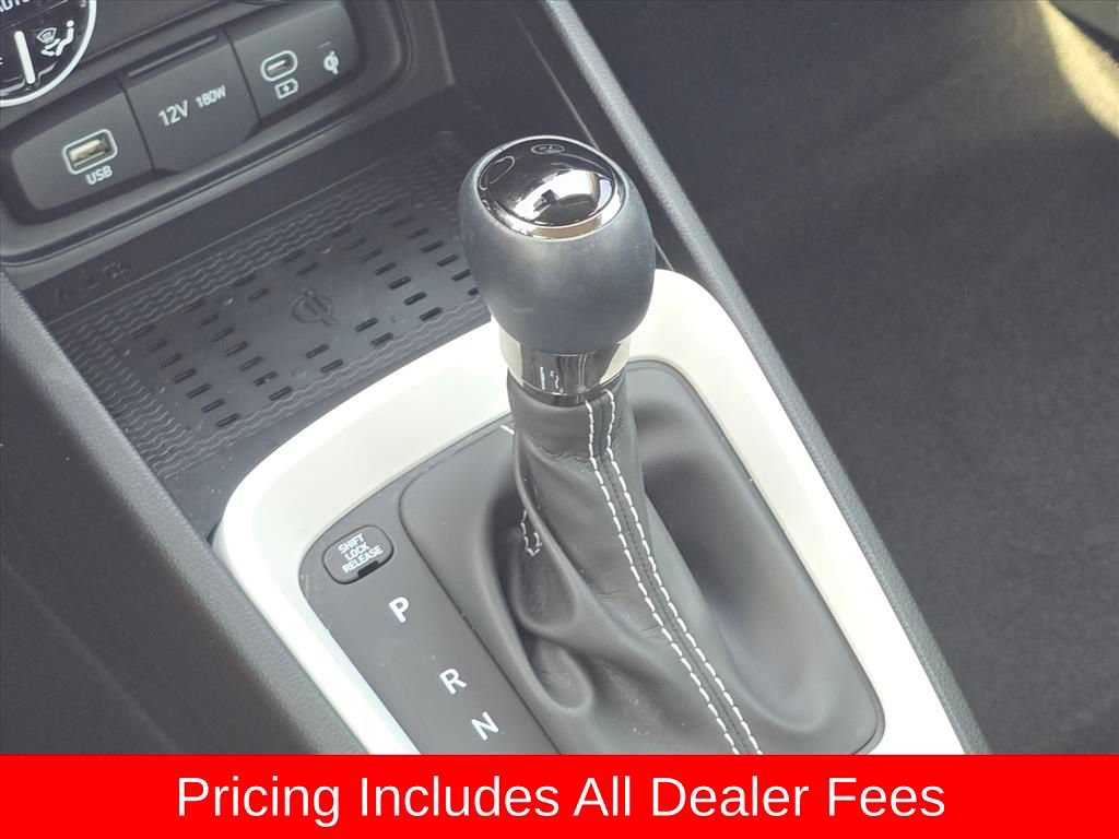 Certified 2025 Hyundai Venue Limited FWD image 21