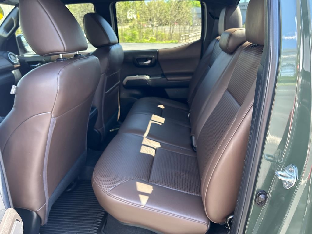 Certified 2022 Toyota Tacoma Limited AWD/4WD image 29