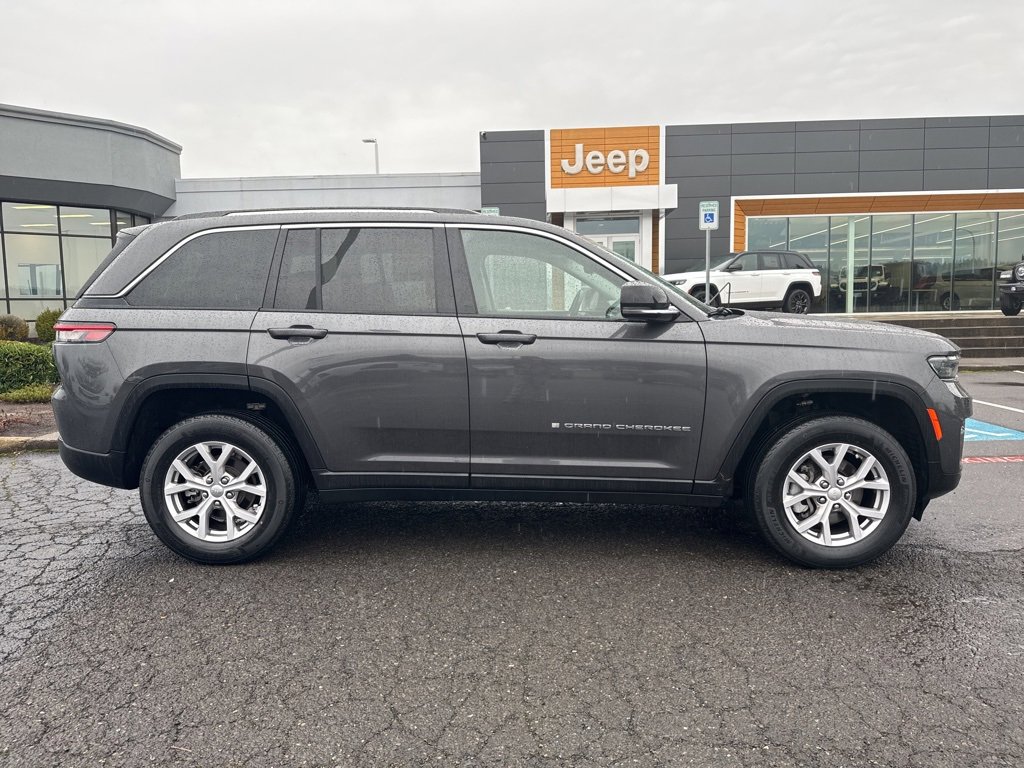 Used 2022 Jeep Grand Cherokee Limited image 8