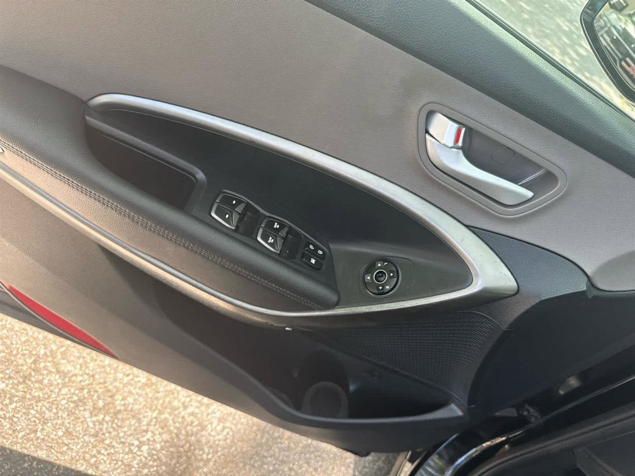Used 2017 Hyundai Santa Fe SE FWD image 20