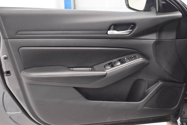 Used 2025 Nissan Altima 2.5 SV FWD image 20