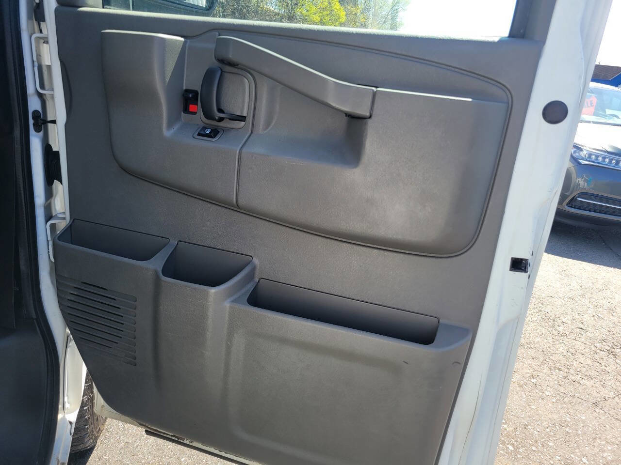 Used 2019 Chevrolet Express 3500 LS RWD image 30