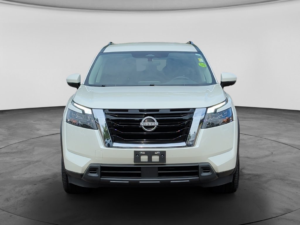 Used 2024 Nissan Pathfinder SV AWD/4WD image 2