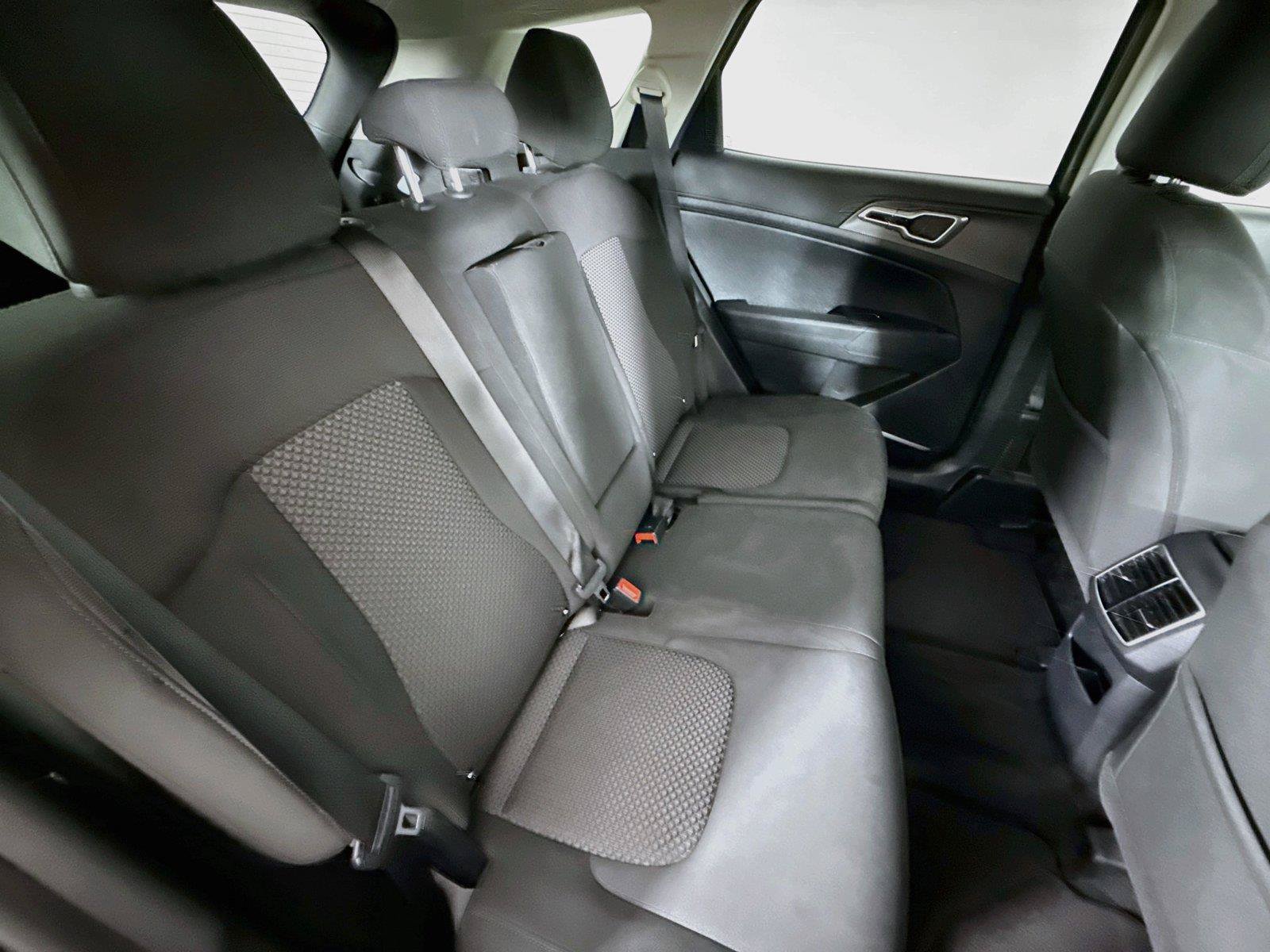 Used 2024 Kia Sportage LX FWD image 28