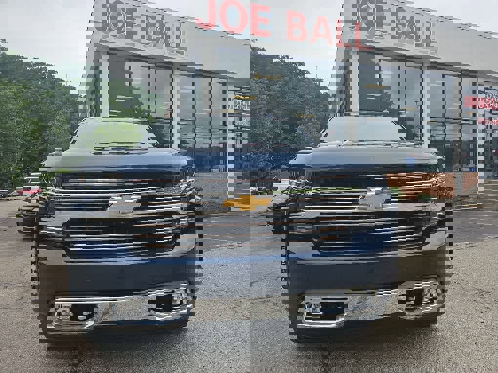 Used 2019 Chevrolet Silverado 1500 High Country w/ Technology Package image 2