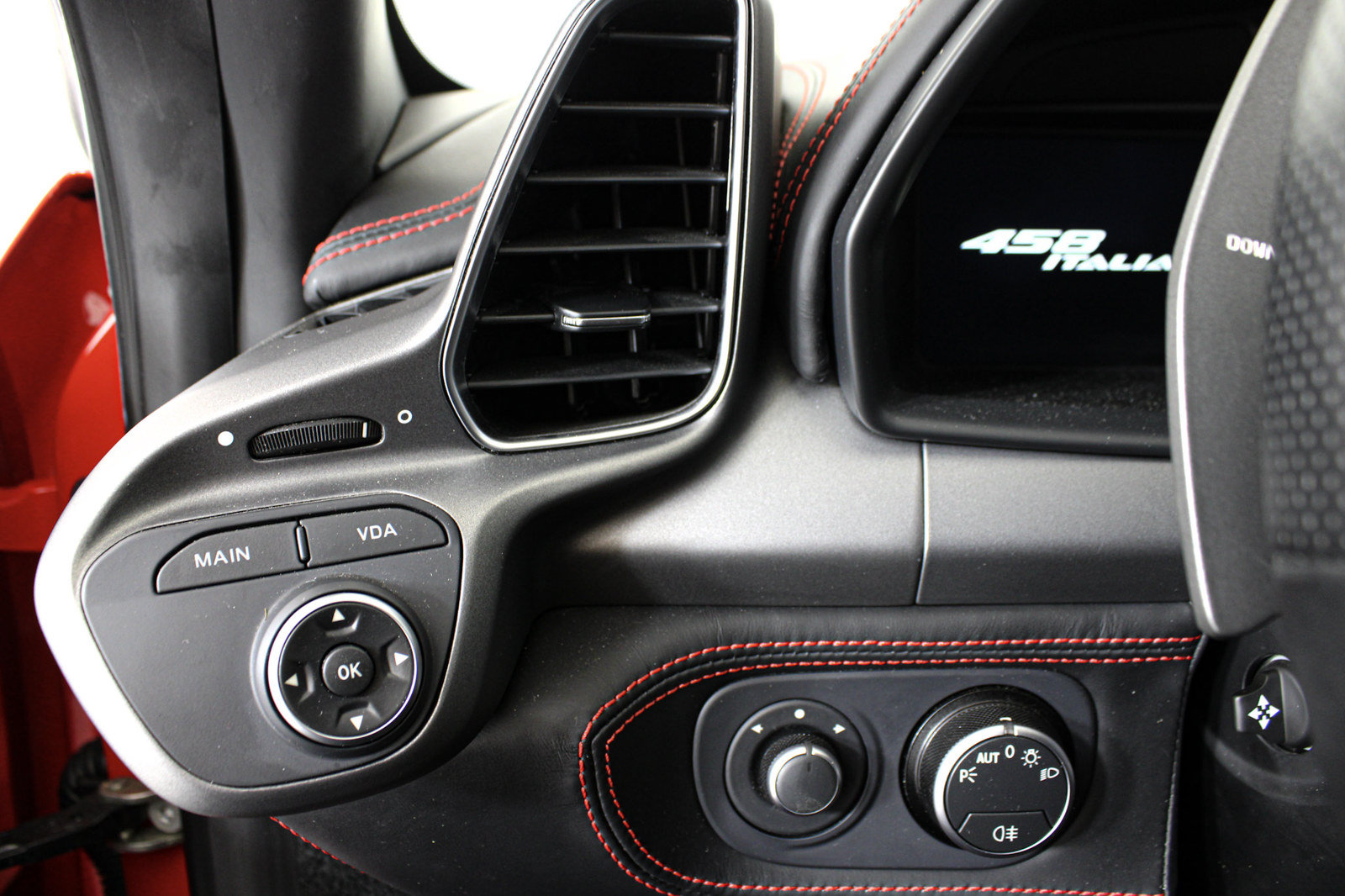 Certified 2015 Ferrari 458 Italia Coupe RWD image 30