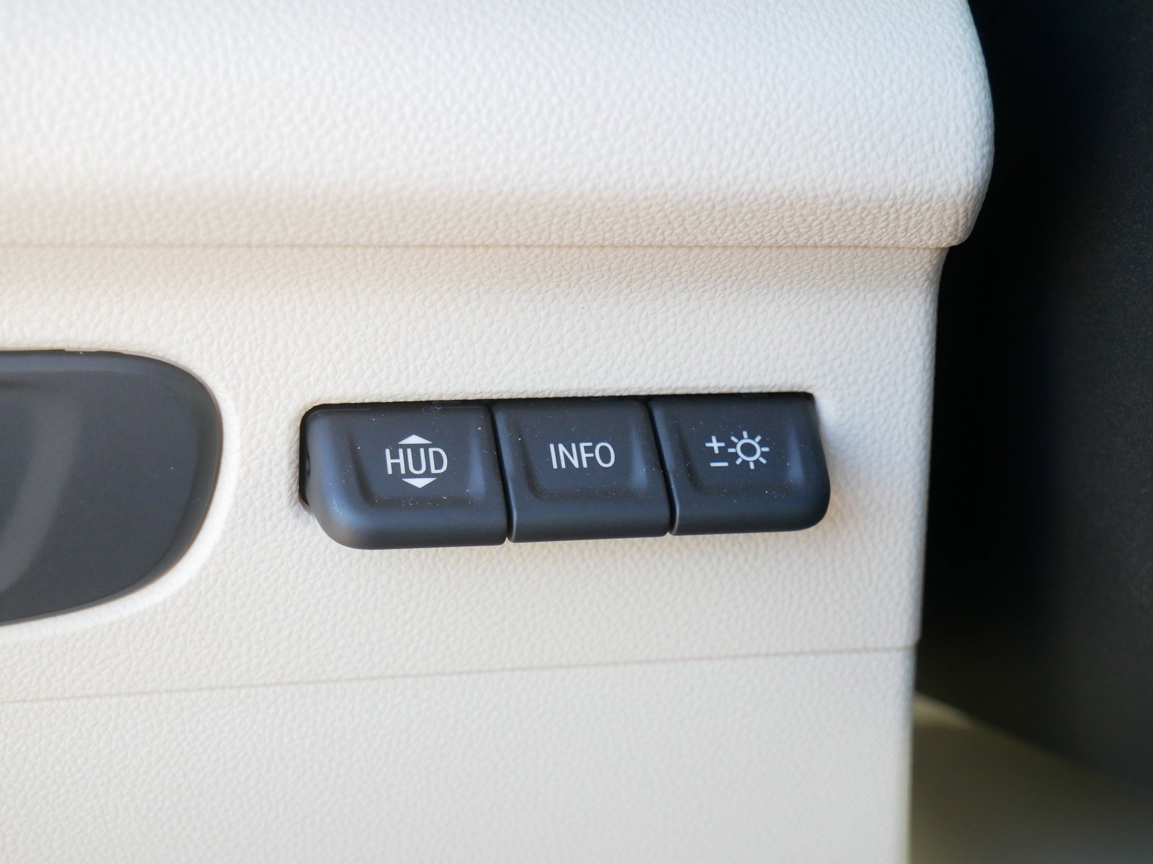Used 2022 Buick Envision Avenir w/ Technology Package II AWD/4WD image 27