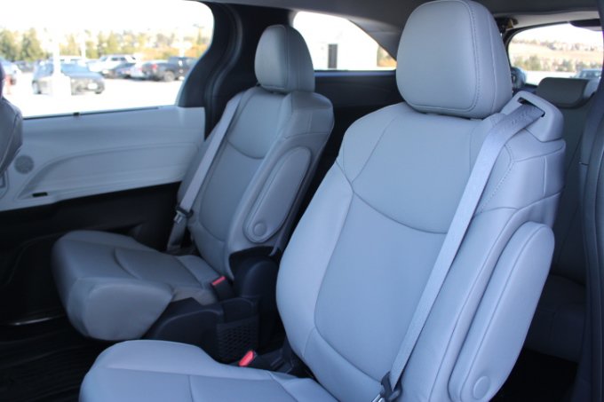 New 2026 Toyota Sienna XLE FWD image 14