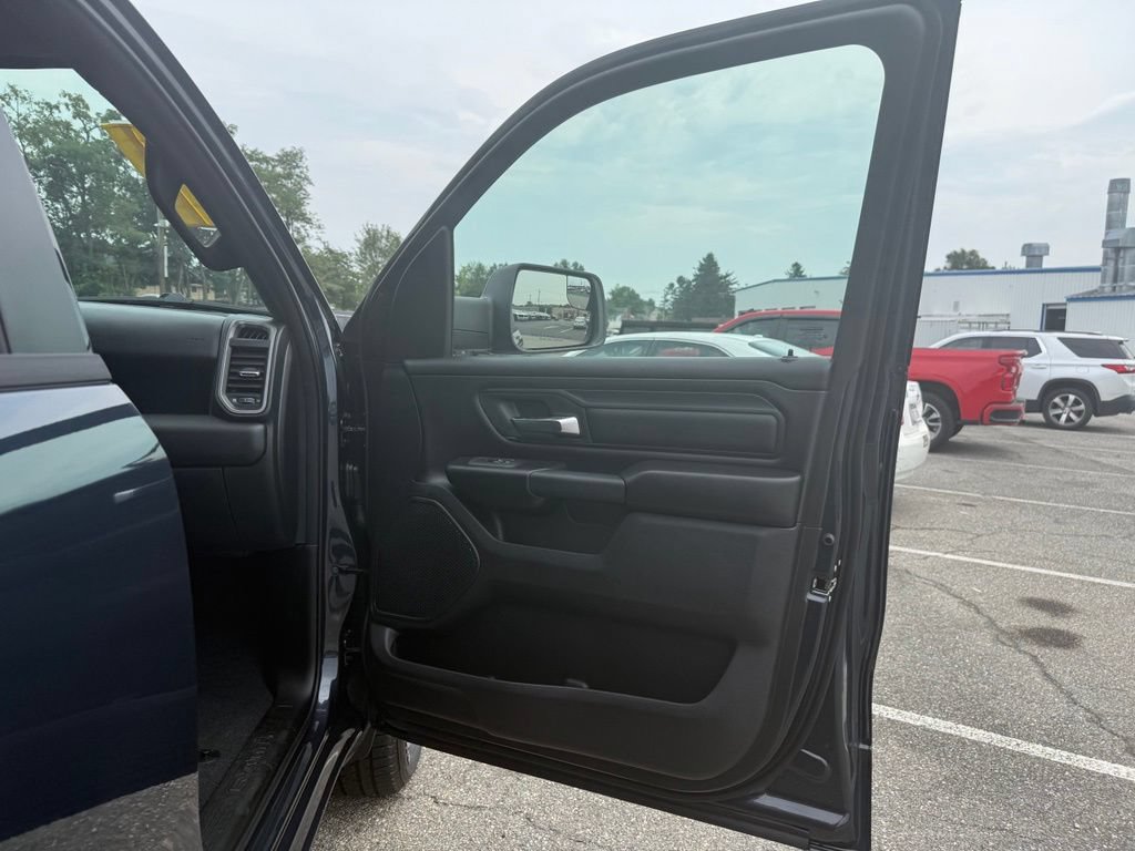 New 2026 RAM 1500 Express AWD/4WD image 13