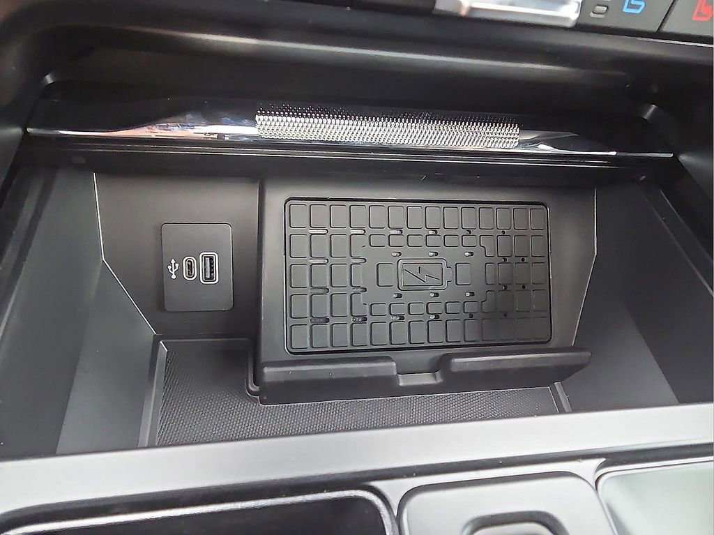 New 2025 Ford F150 Lariat w/ Equipment Group 501A Mid image 16