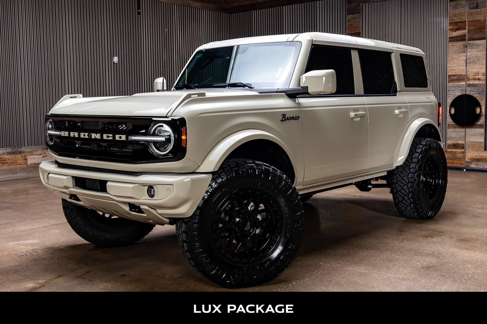 Used 2026 Ford Bronco Outer Banks AWD/4WD image 3
