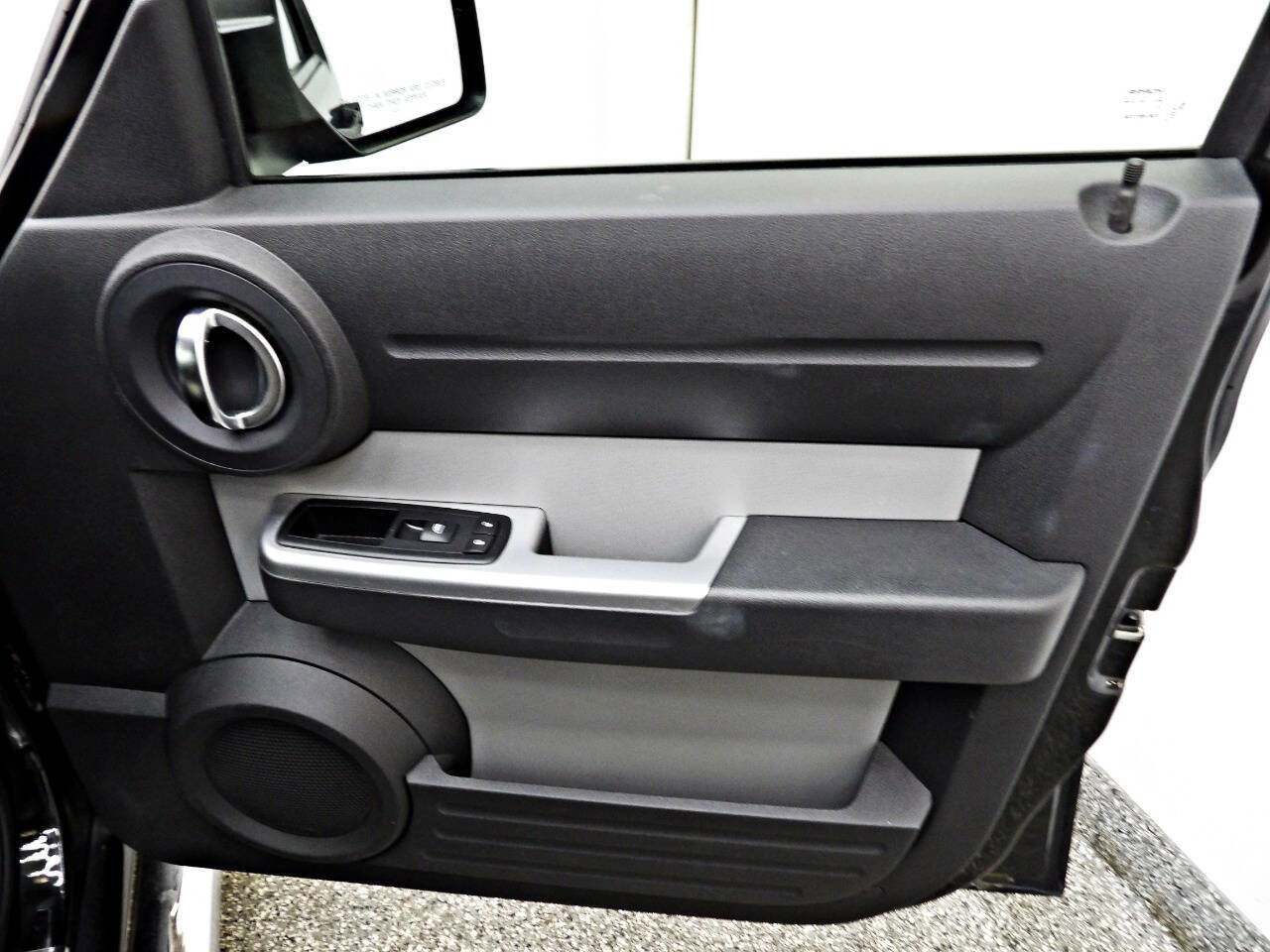 Used 2010 Dodge Nitro SXT w/ Navigation Convenience Group AWD/4WD image 11