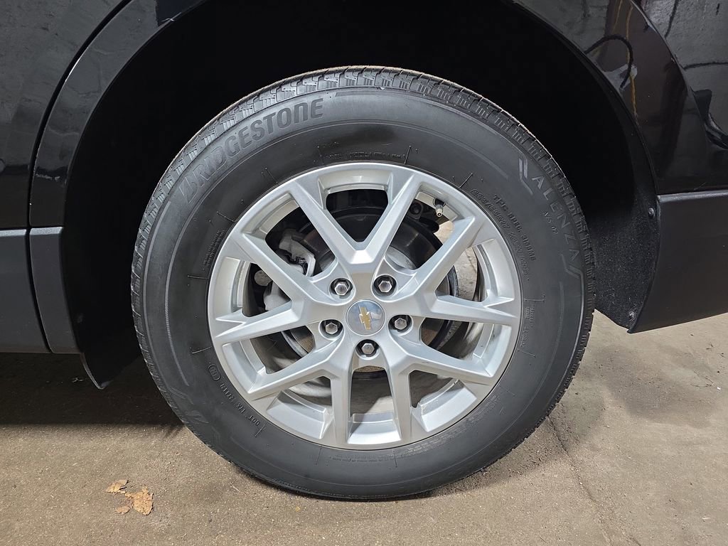 Used 2024 Chevrolet Equinox LT image 32