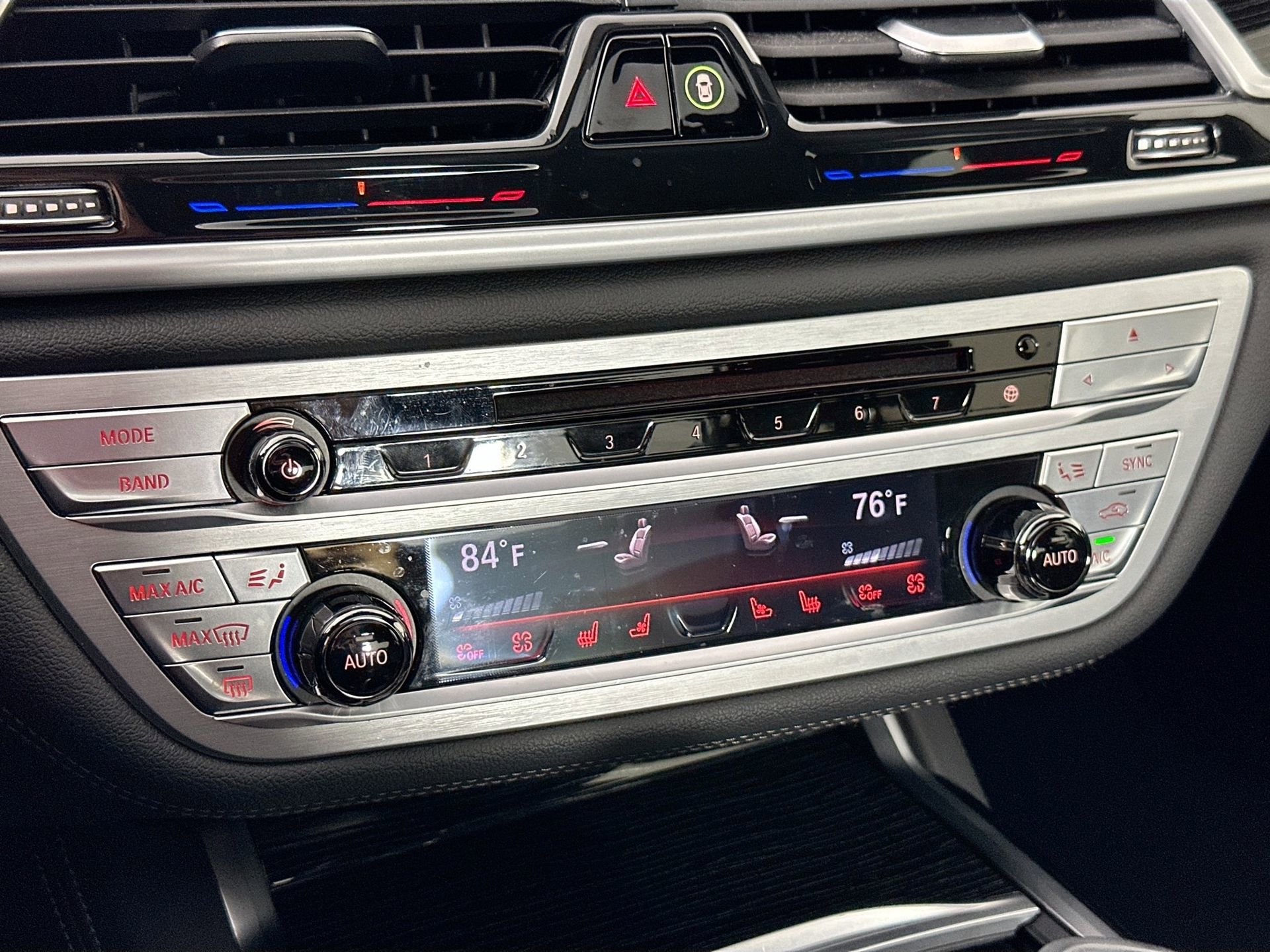 Used 2019 BMW 750i xDrive w/ Executive Package image 17