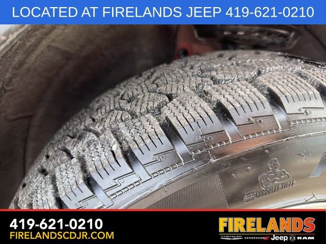 Used 2024 GMC Terrain SLE w/ LPO, Floor Liner Package image 11