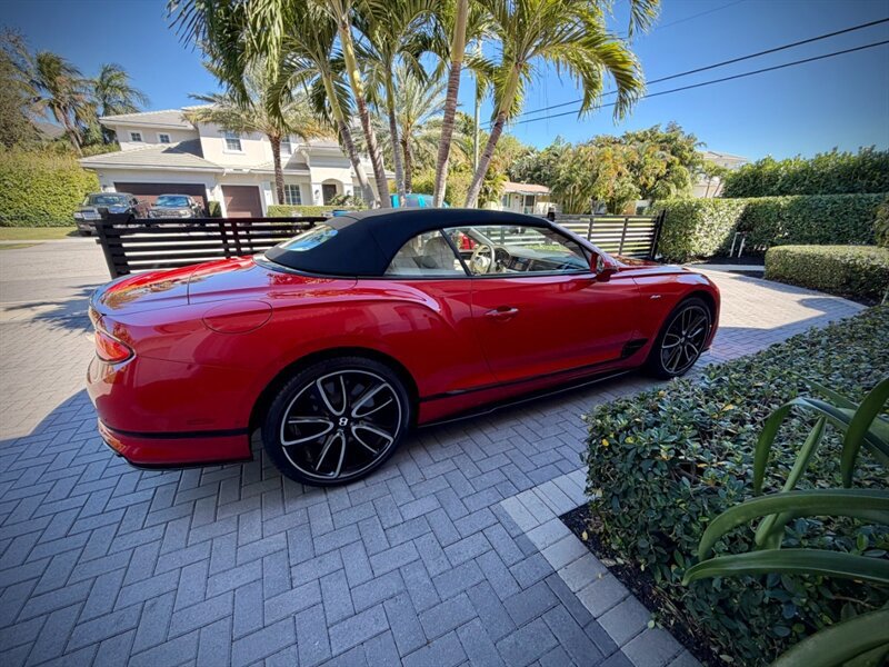 Used 2023 Bentley Continental GT V8 image 10