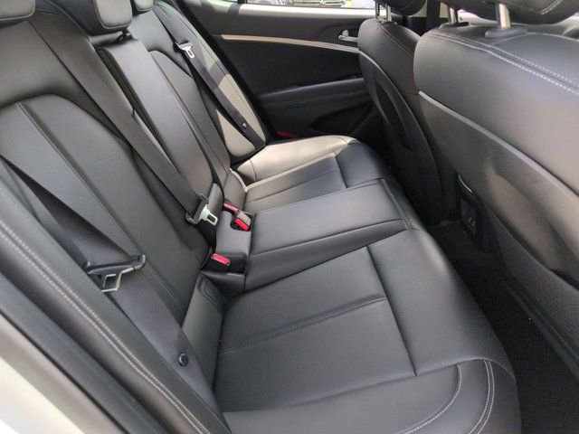 Used 2025 Genesis G70 2.5T RWD image 30
