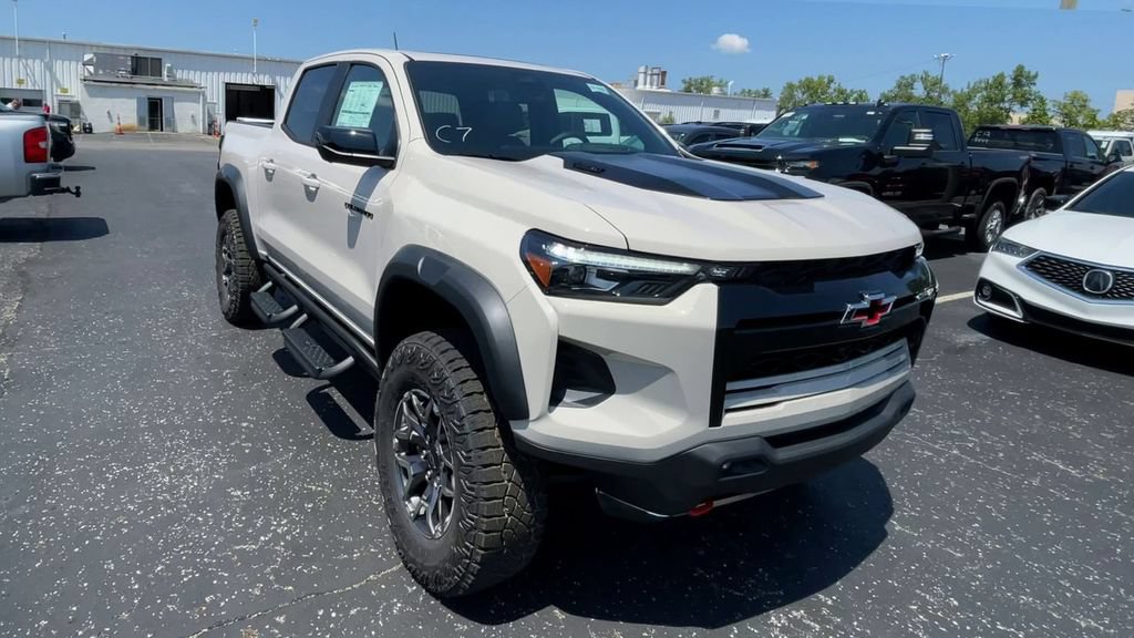 New 2026 Chevrolet Colorado ZR2 w/ Technology Package AWD/4WD image 4