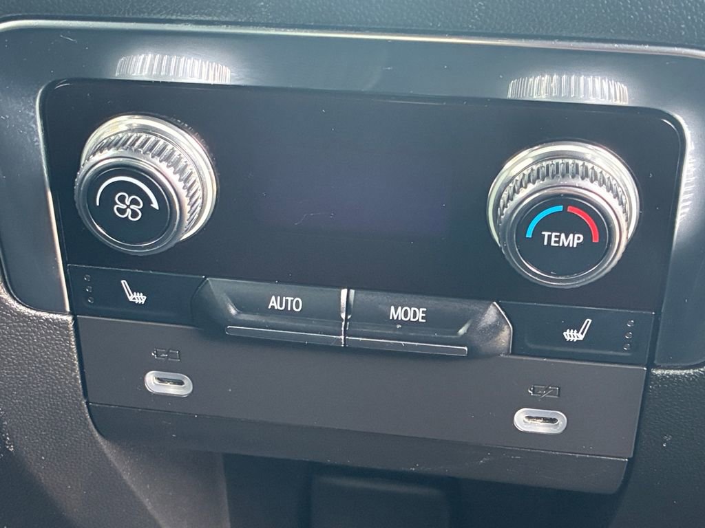 Used 2024 GMC Yukon Denali image 6